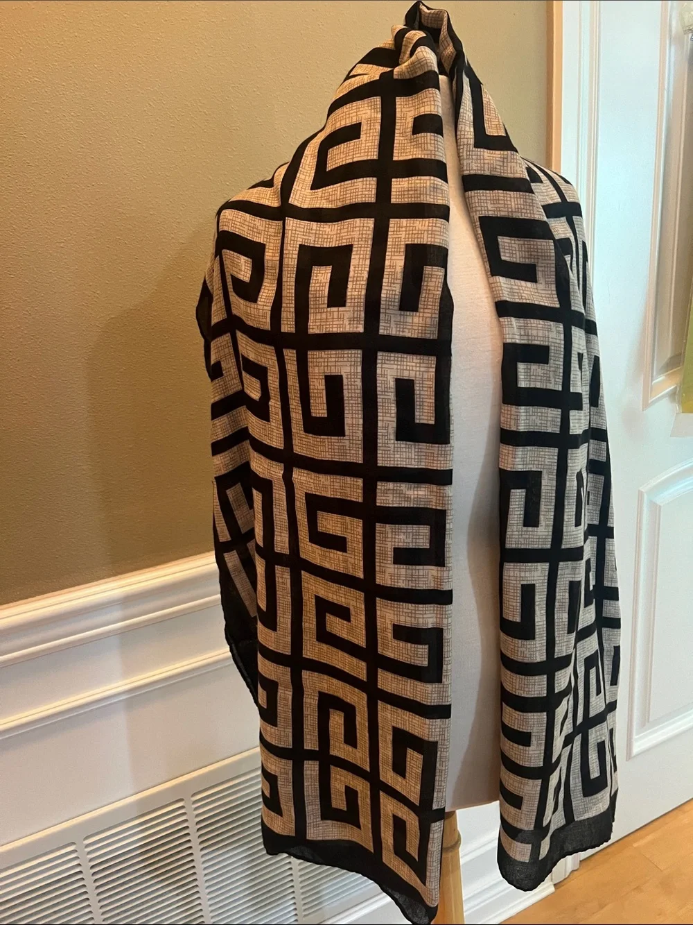 Black and Cream Geometric Scarf Wrap